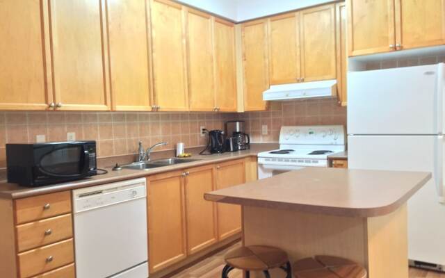 Pelicanstay at Square One Mall