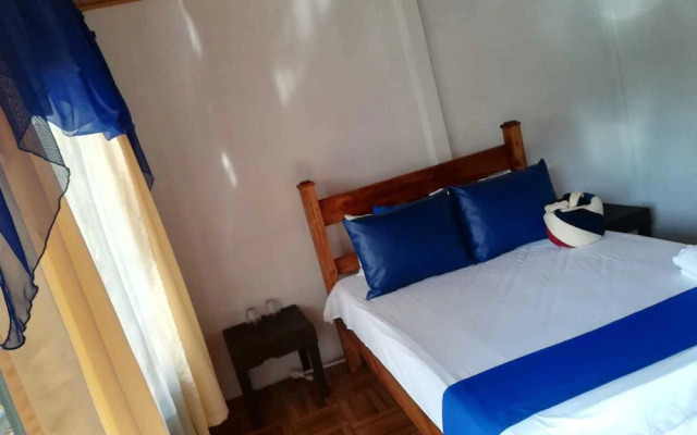 Soda y Cabinas El Parque