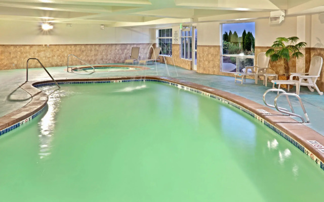 Holiday Inn Express & Suites Nampa - Idaho Center by IHG