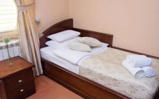 Garni Hotel Royal Crown