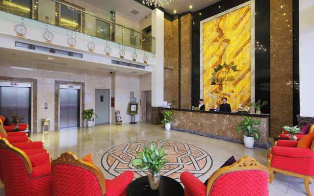 Huazhu Hotel (华住酒店)