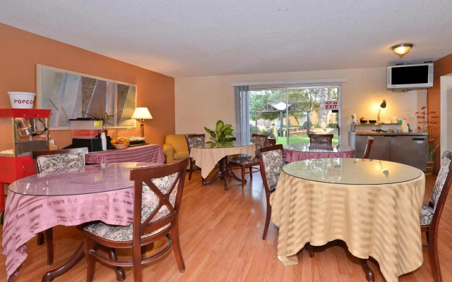 Interurban Suites Hotel
