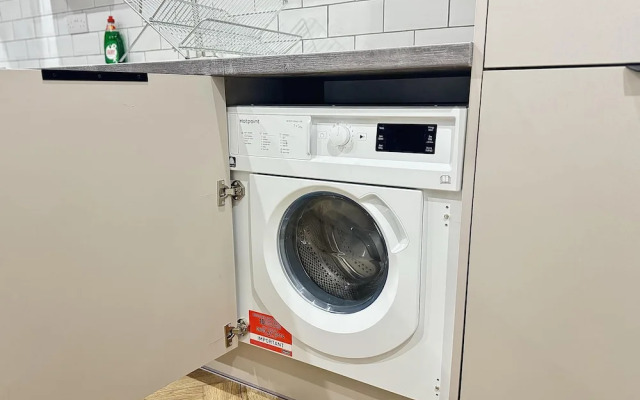 Birmingham City 2 Bedroom Apartment - Free Parking