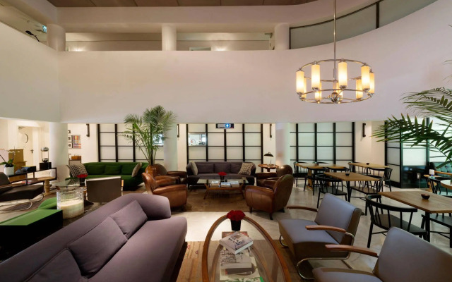 Lily & Bloom Hotel