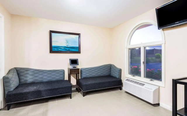 Days Inn by Wyndham Middletown/Newport Area