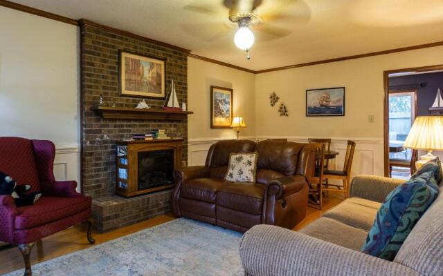 Windy Pointe by Oak Island Accommodations