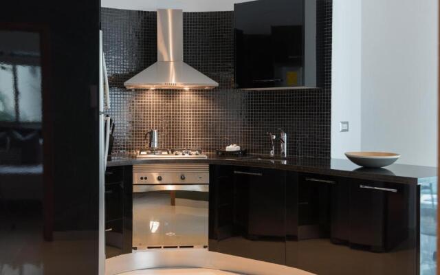 Upscale 1Br Near Blue Mall Rooftop Yellowkey