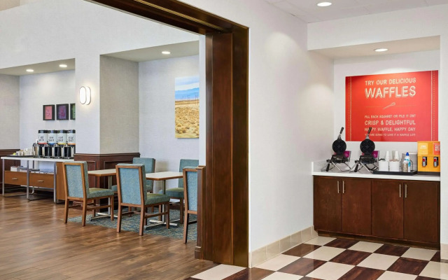 Hampton Inn & Suites Ridgecrest