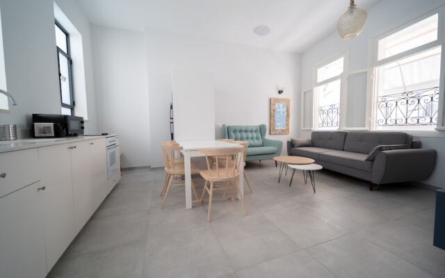 YalaRent Boutique apartments in Jaffa's flea market - Families only