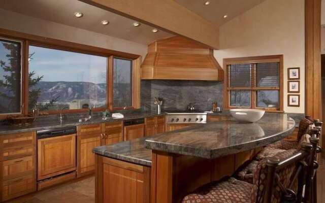Baby Doe Chateau - 6 Bedrooms Home