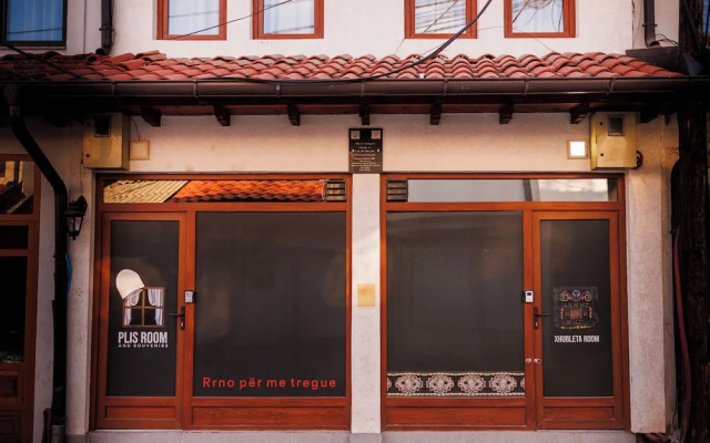 Plis Room - Old Bazaar