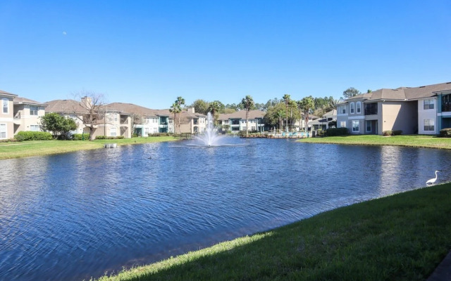 Great location and upgraded apartment!