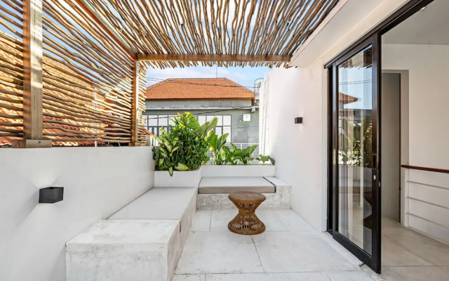 Besso Villa by Betterplace