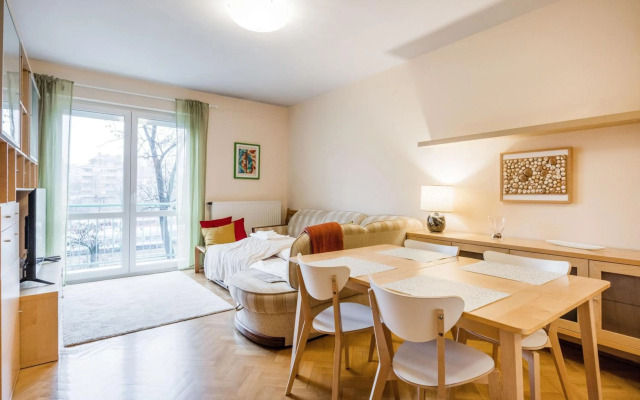 Minded Manor Apartment