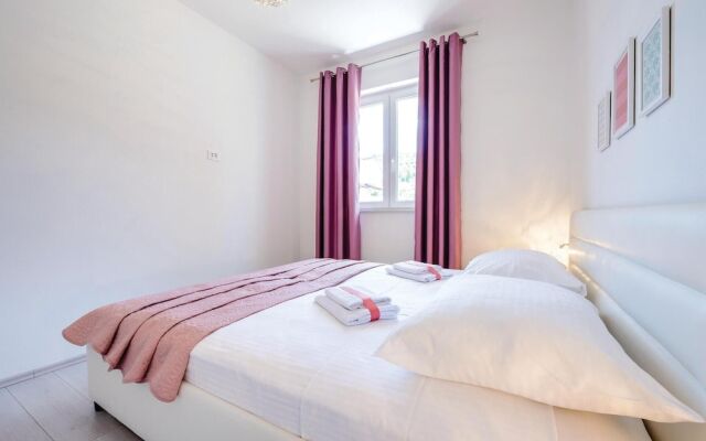 Amazing Home in Cavtat With Wifi and 1 Bedrooms