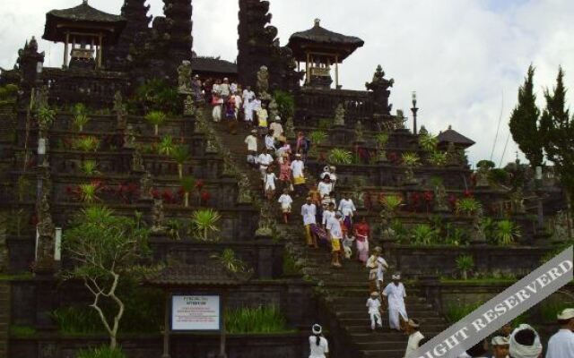 Istana Hypso