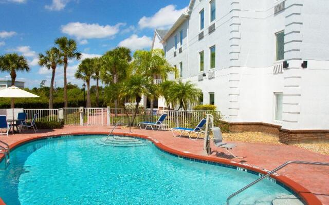 Holiday Inn Express & Suites Port Charlotte, an IHG Hotel