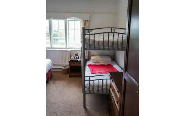 The Fox & Hounds Hotel