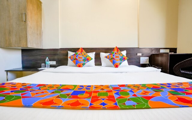 Fabhotel Regent Inn