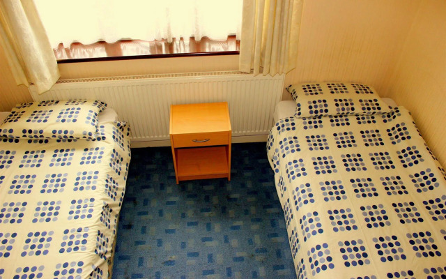 Heathrow Lodge
