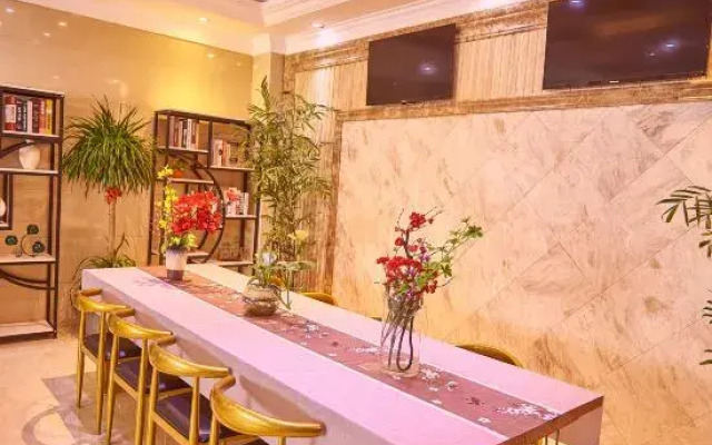 Ludao Hotel (Xinmi May Fourth Square)