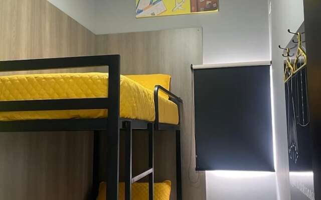 CHECK INN HOSTAL AEROPUERTO GDL - Hostel