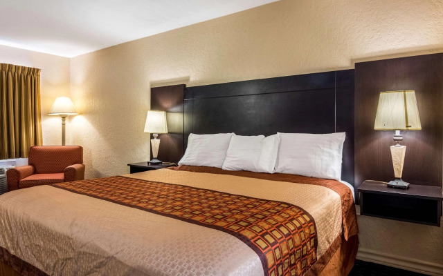 Broken Bow Inn and RV Park