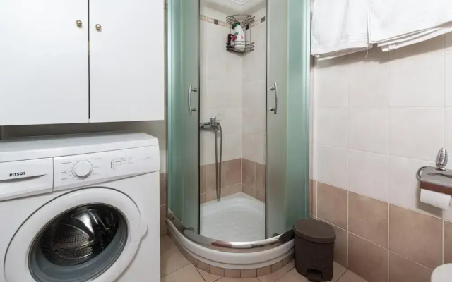 Niman Beachside Apartments