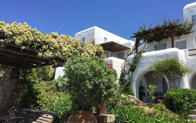Ornos Suites