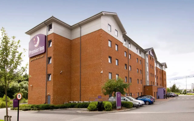 Premier Inn Castleford (Xscape, M62, Jct 32)
