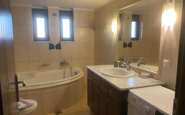 The high level Villa with amazing views 5'from falassarna!