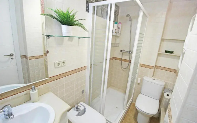 1a línea Playa San Juan. Vistas. Piscina. BBQ. Gym