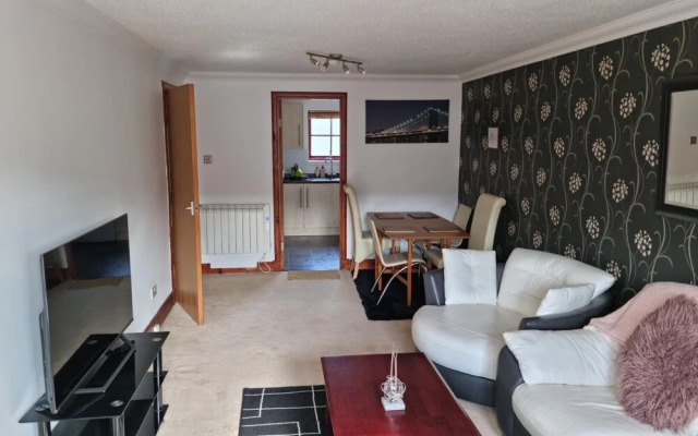 Superb 2 Bedroom Flat Tillicoultry