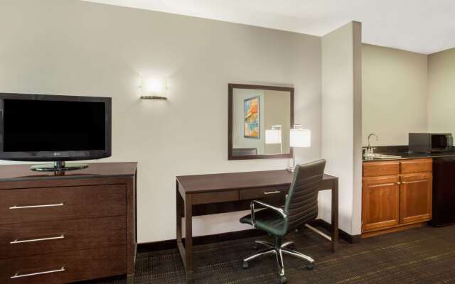 Wingate by Wyndham - Columbia