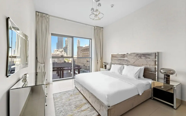 2BR 203 Bellevue Tower 1