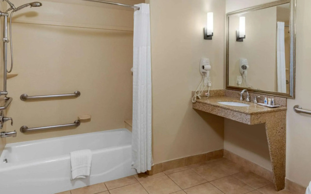 Comfort Suites Barstow near I-15