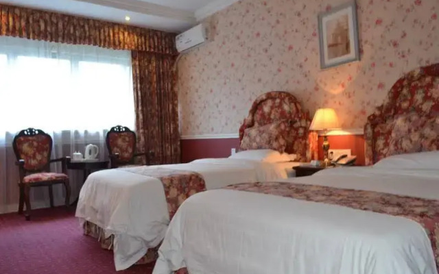 Oak Hotel