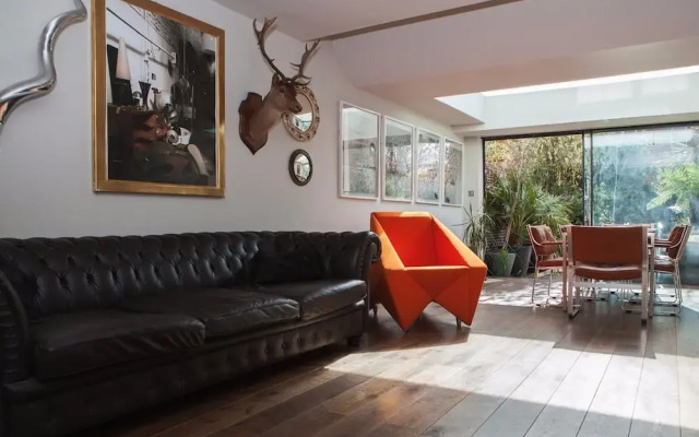 Spacious 2 Bedroom House in Central London