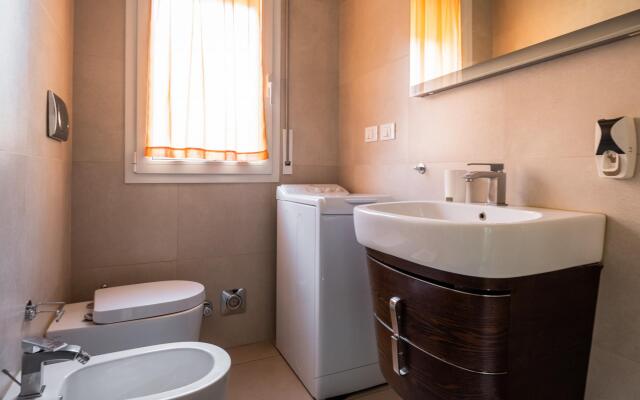 Bergonzoni Modern Apartment by Wonderful Italy