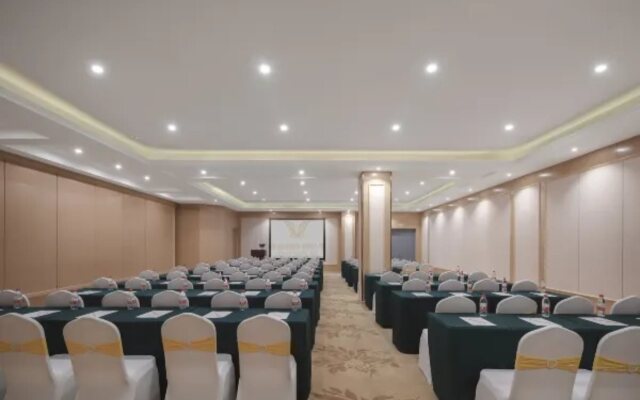 Vienna International Hotel (Hai'an High Speed Railway Station)