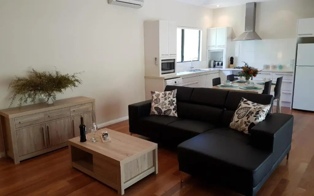 Jarrah Grove Forest Retreat - Adults Only