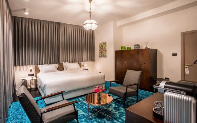 Lear Sense - Experience Luxury Hotel