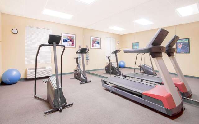 Hawthorn Extended Stay by Wyndham Conyers