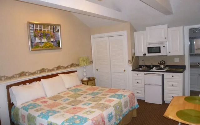 Falmouth Heights Motor Lodge