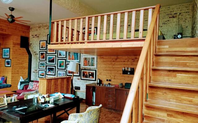 SaffronStays Ekam Walnut Suite, Chail