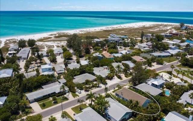 Coconut 3 Bedroom Home by RedAwning