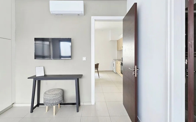 Phaedrus Living Ledras Residences 203