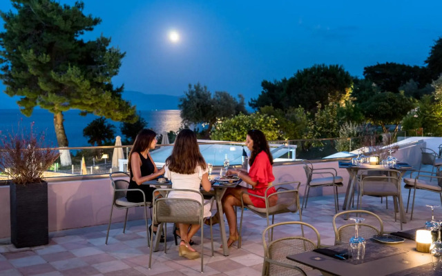 Porto Galini Seaside Resort & Spa