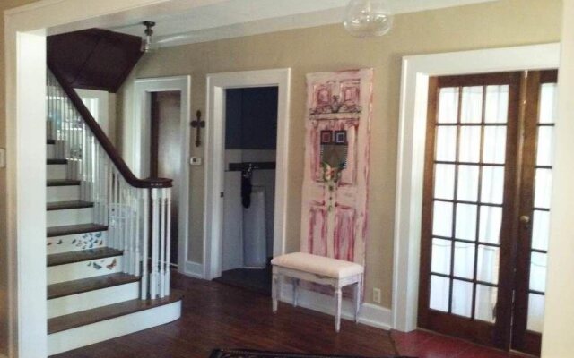 Evonne's Sharing House