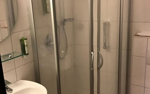 DIE KRONE - Hotel Garni